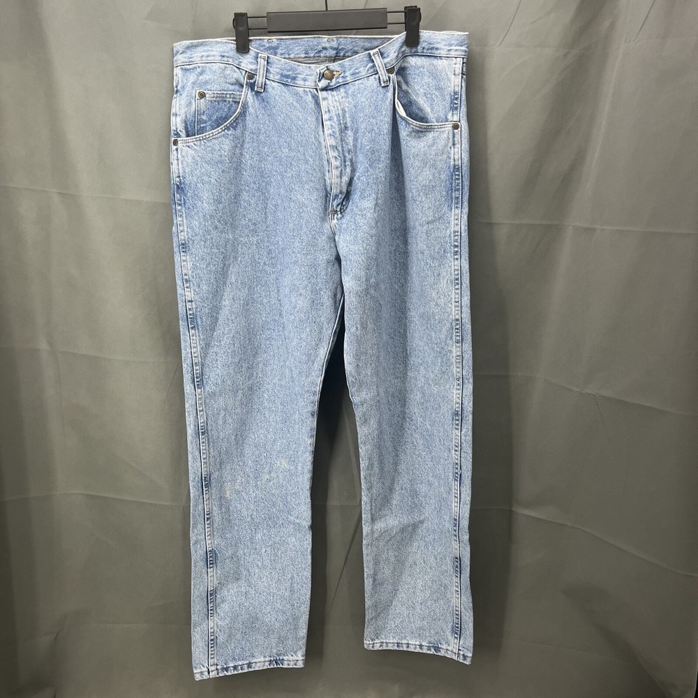 Wrangler Jeans Mens 38x32 Blue Rugged Wear Denim Work Light Wash Cowboy Western